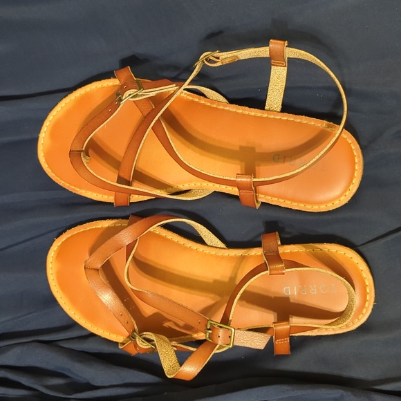 Brown sandals - Picture 1 of 3